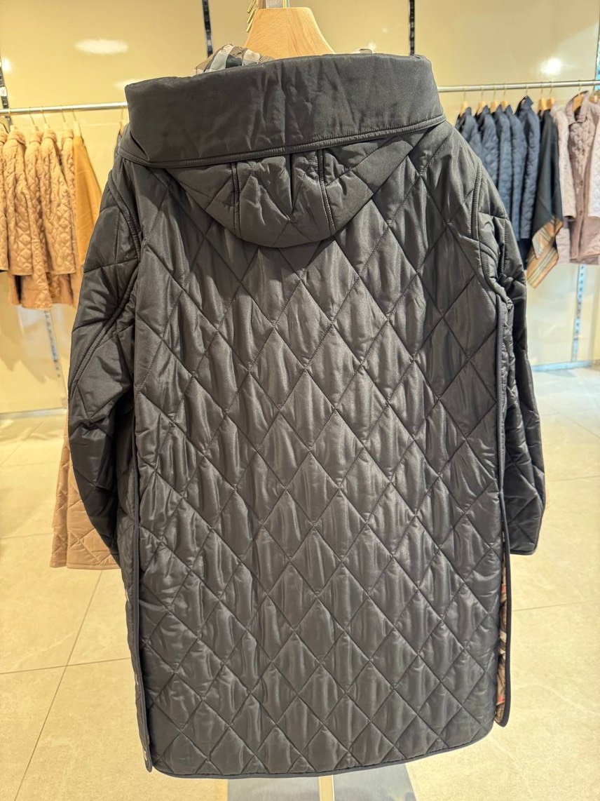BURBERRY Down jacket side view - Women's luxury Clothes