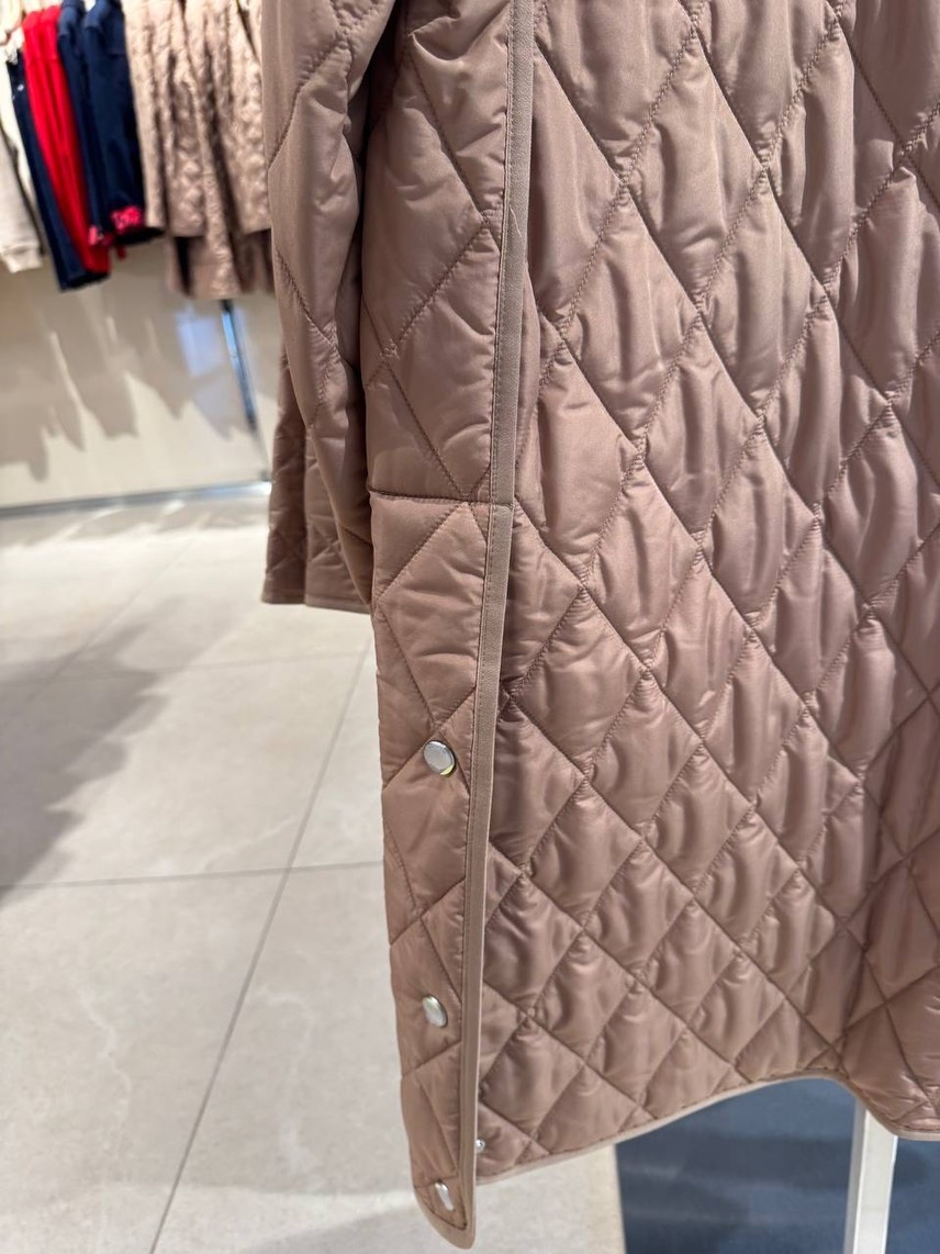 BURBERRY Down jacket side view - Women's luxury Clothes
