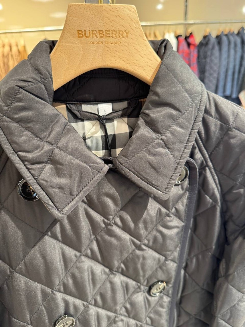 BURBERRY Down jacket side view - Women's luxury Clothes