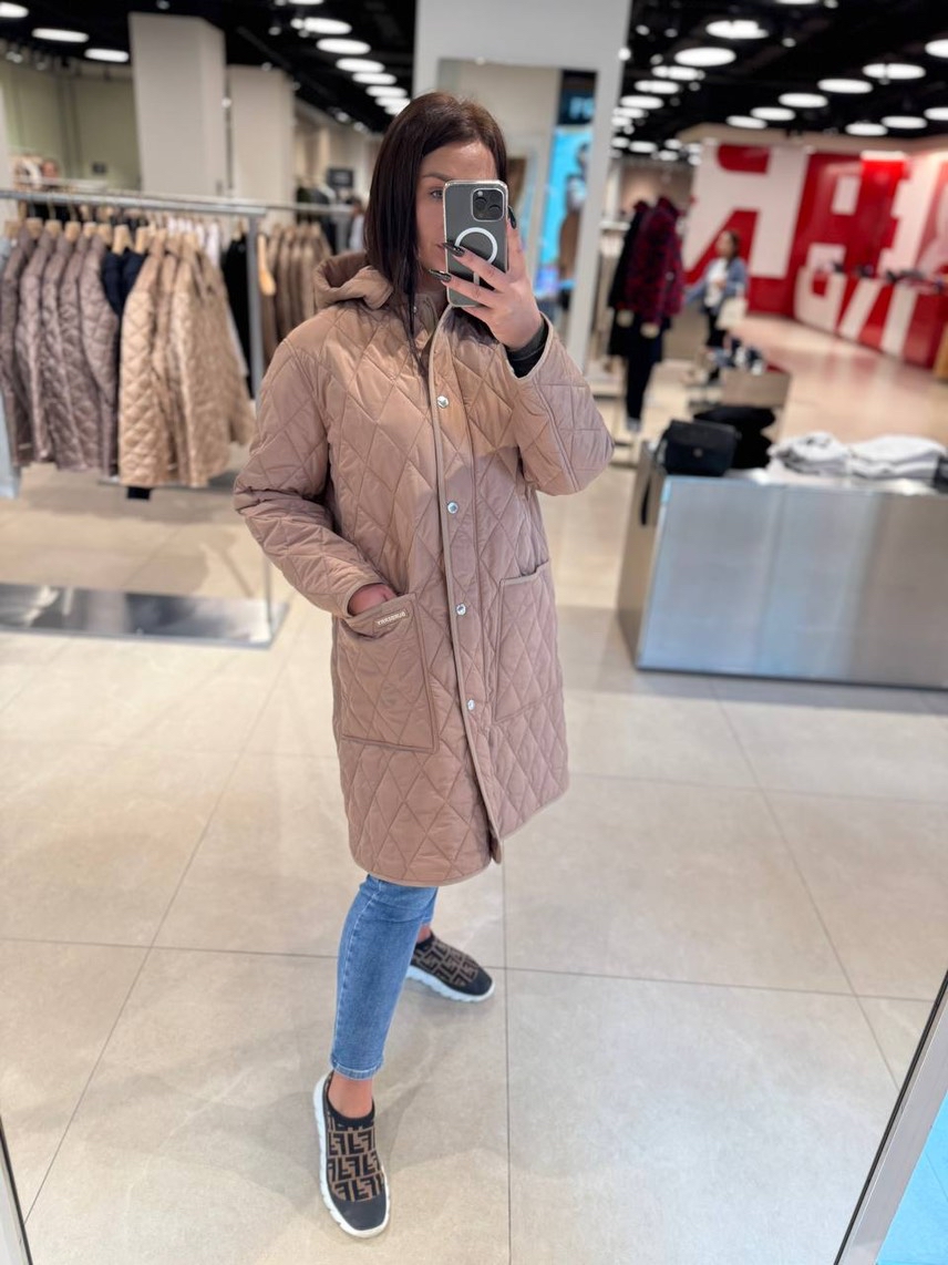 BURBERRY Down jacket side view - Women's luxury Clothes