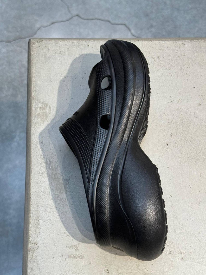 BALENCIAGA Slides side view - Women's luxury Shoes