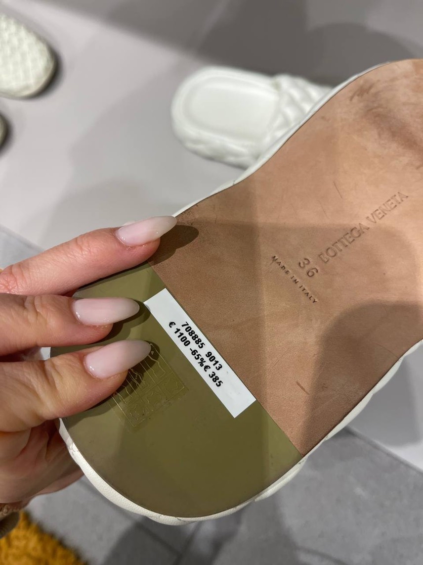 BOTTEGA VENETA Slides side view - Women's luxury Shoes