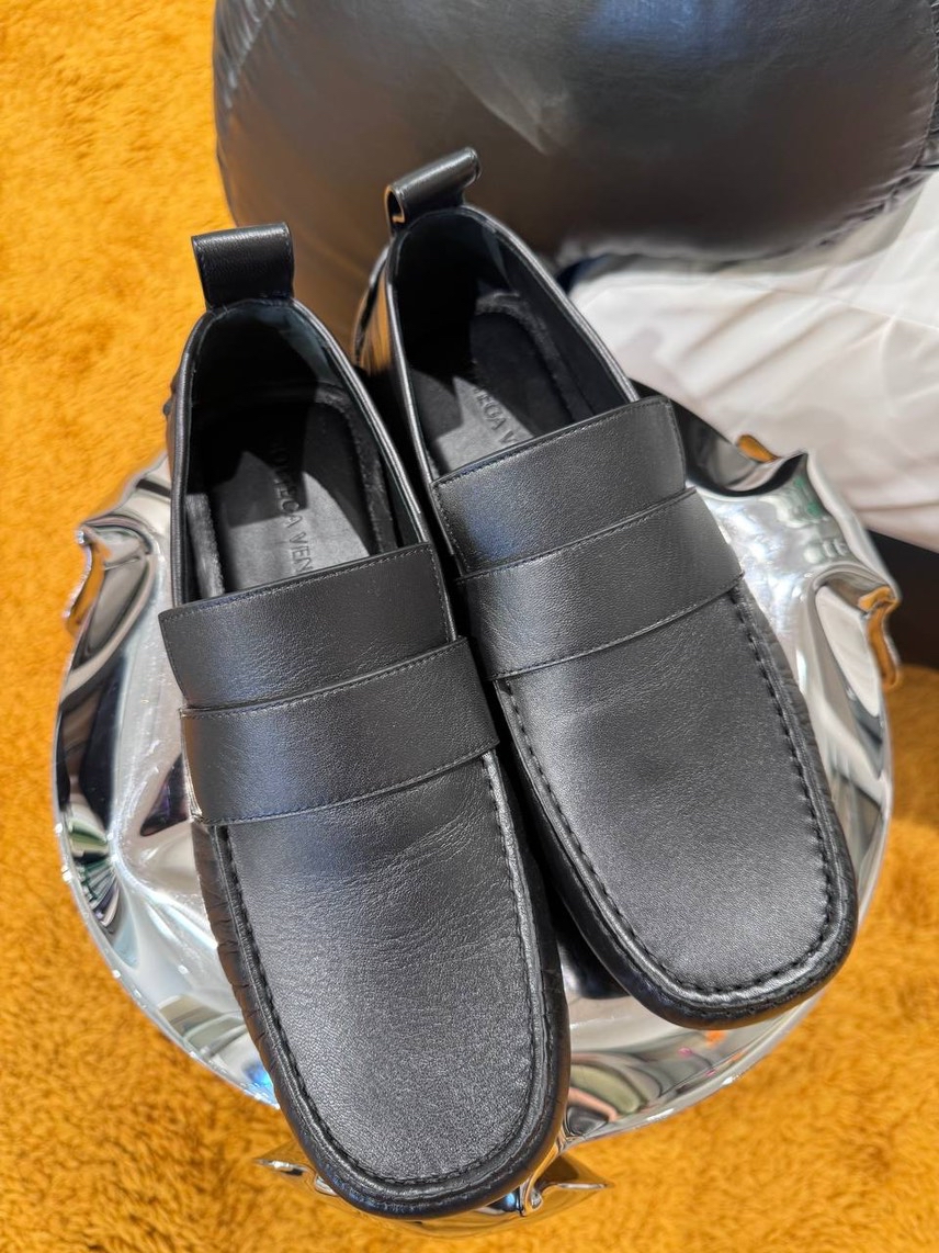 BOTTEGA VENETA Moccasins front view - Men's luxury Shoes