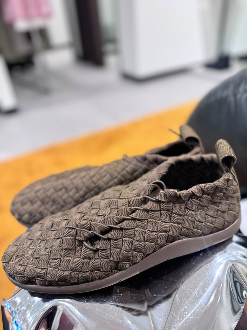 BOTTEGA VENETA Sneakers front view - Men's luxury Shoes
