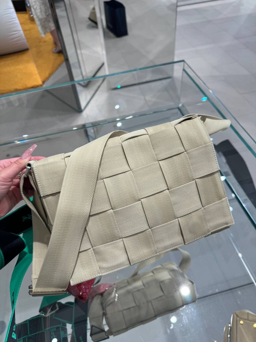 BOTTEGA VENETA Laptop bags and briefcases side view - Men's luxury Bags