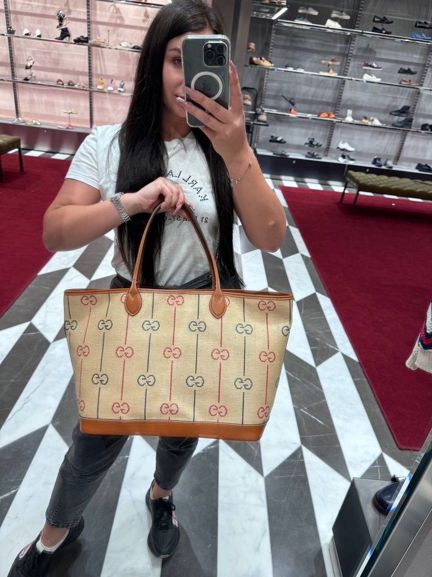 GUCCI Totes side view - Women's luxury Bags