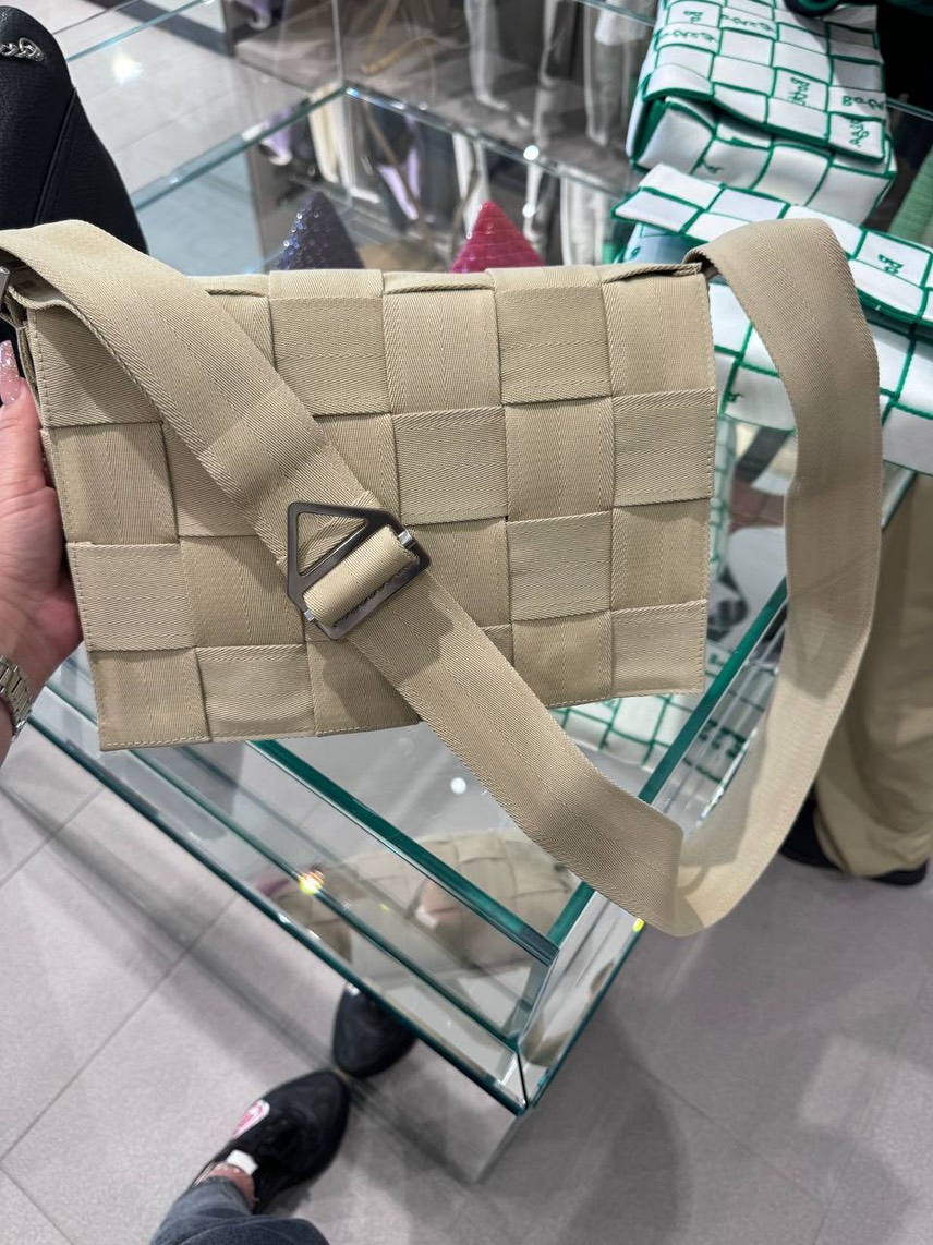 BOTTEGA VENETA Laptop bags and briefcases side view - Men's luxury Bags