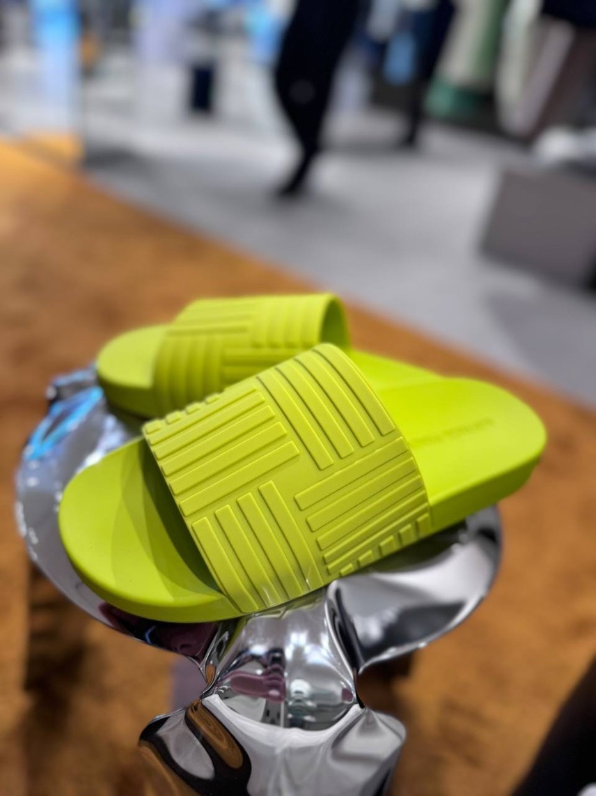 BOTTEGA VENETA Slides front view - Men's luxury Shoes