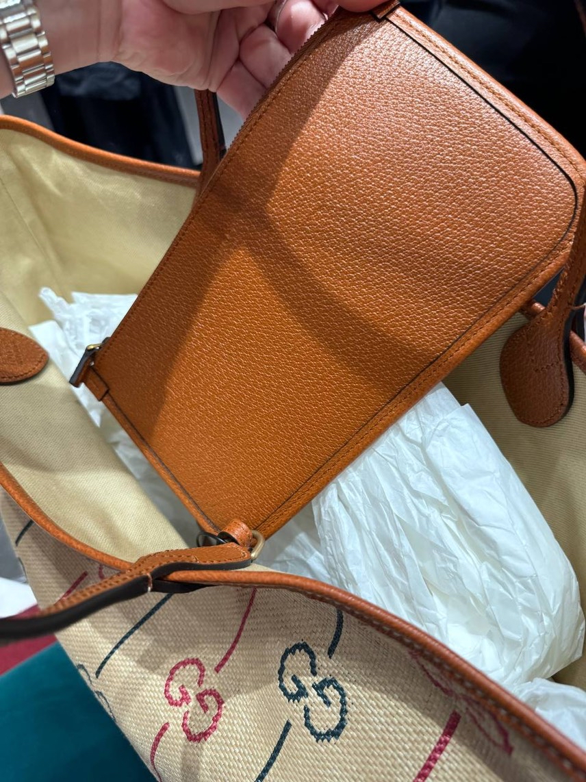 GUCCI Totes side view - Women's luxury Bags