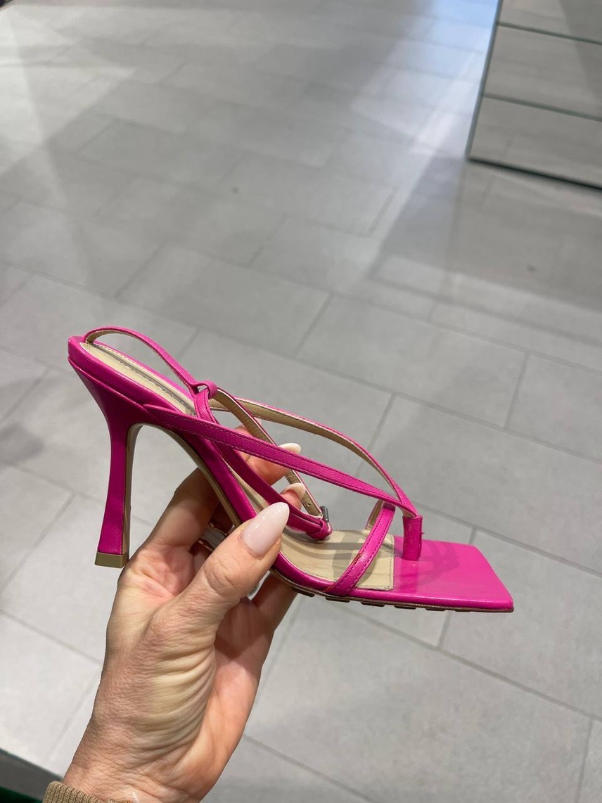 BOTTEGA VENETA Sandals side view - Women's luxury Shoes