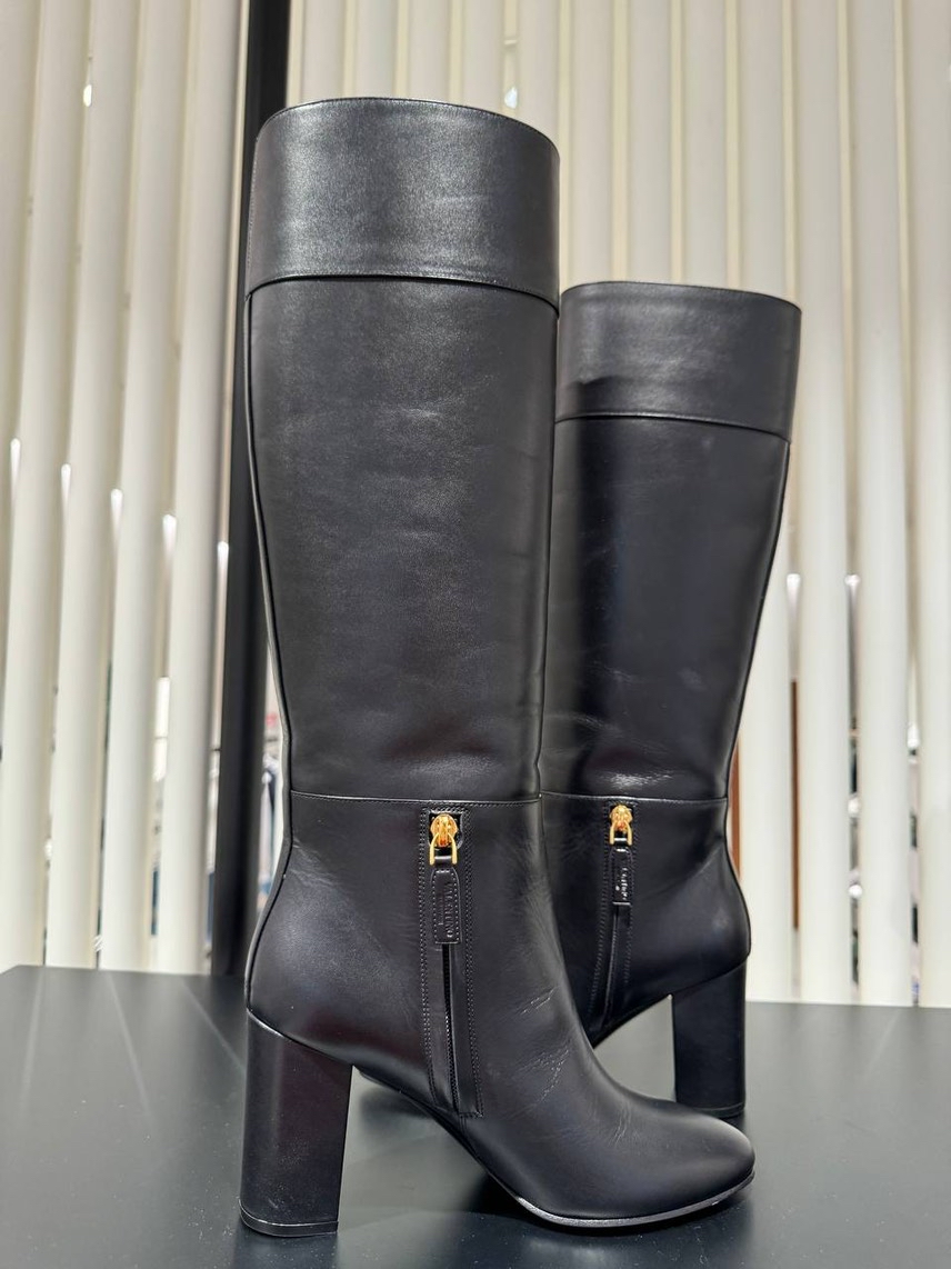 VALENTINO GARAVANI Boots side view - Women's luxury Shoes