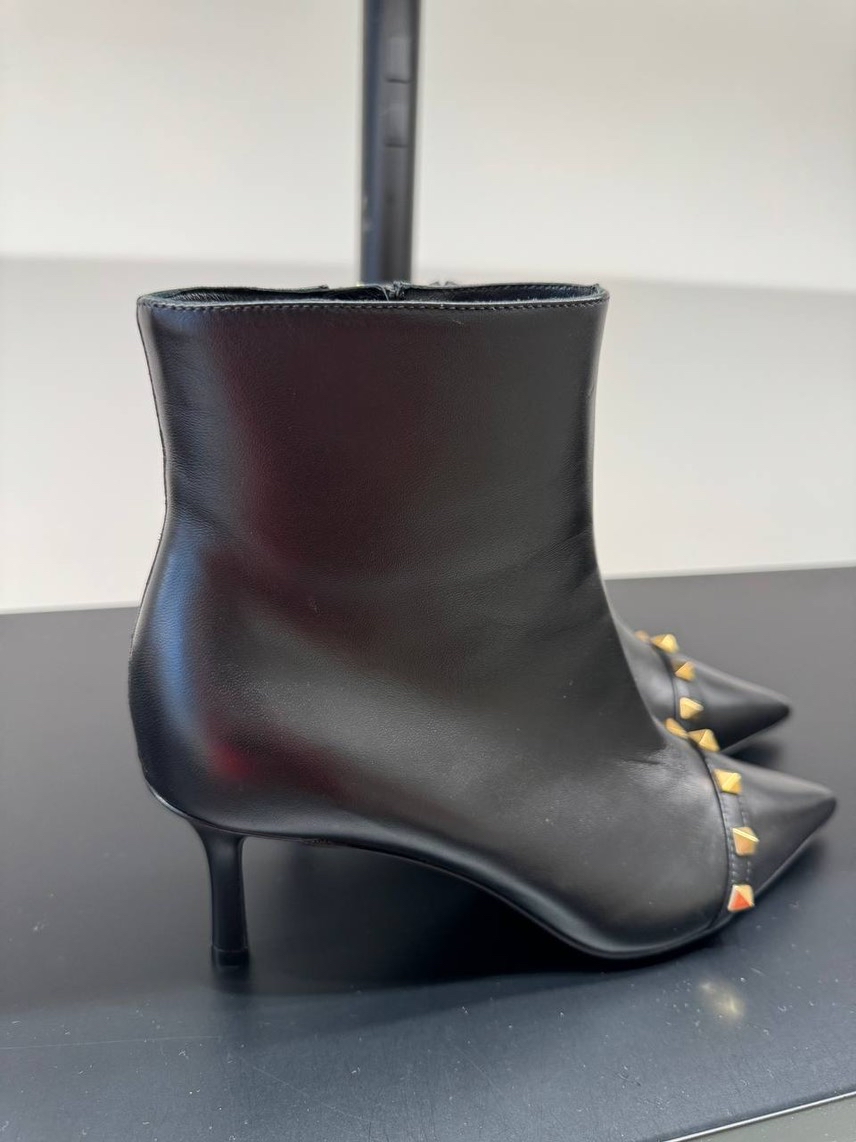 VALENTINO GARAVANI Boots side view - Women's luxury Shoes