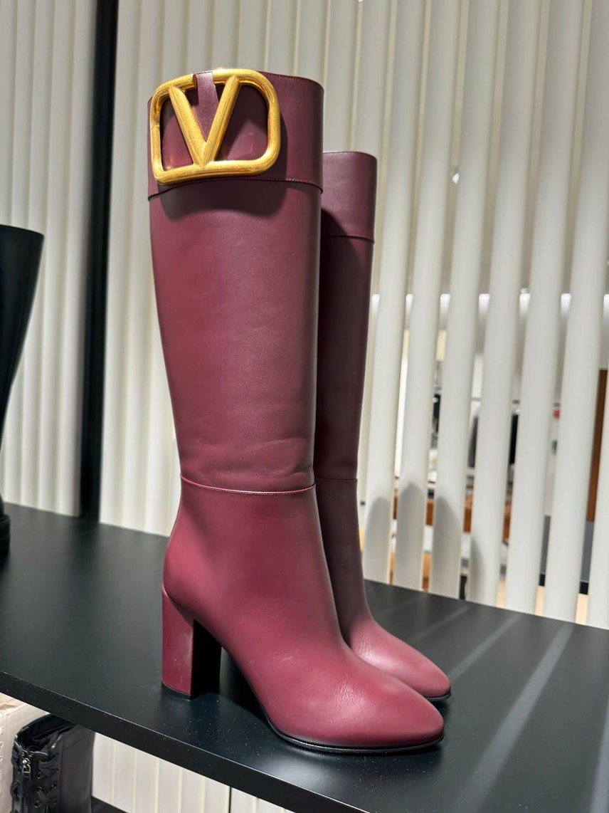 VALENTINO GARAVANI Boots front view - Women's luxury Shoes