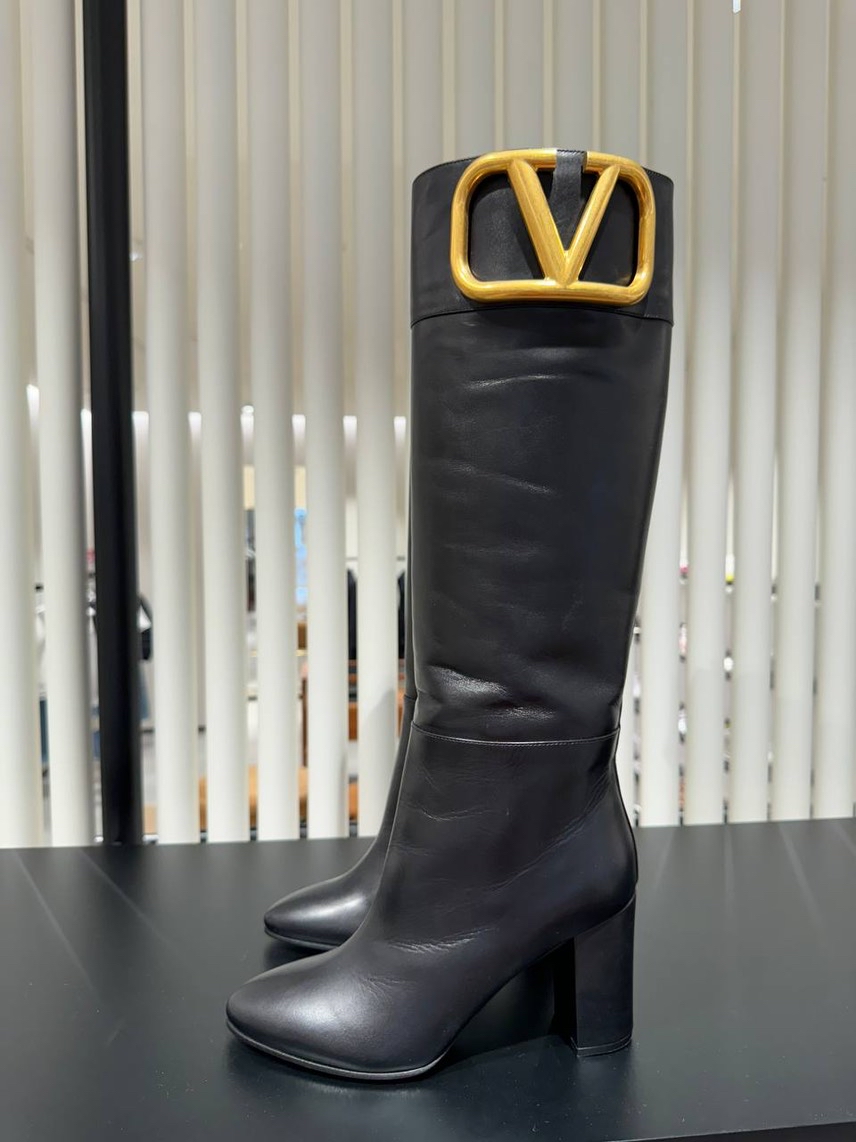VALENTINO GARAVANI Boots side view - Women's luxury Shoes