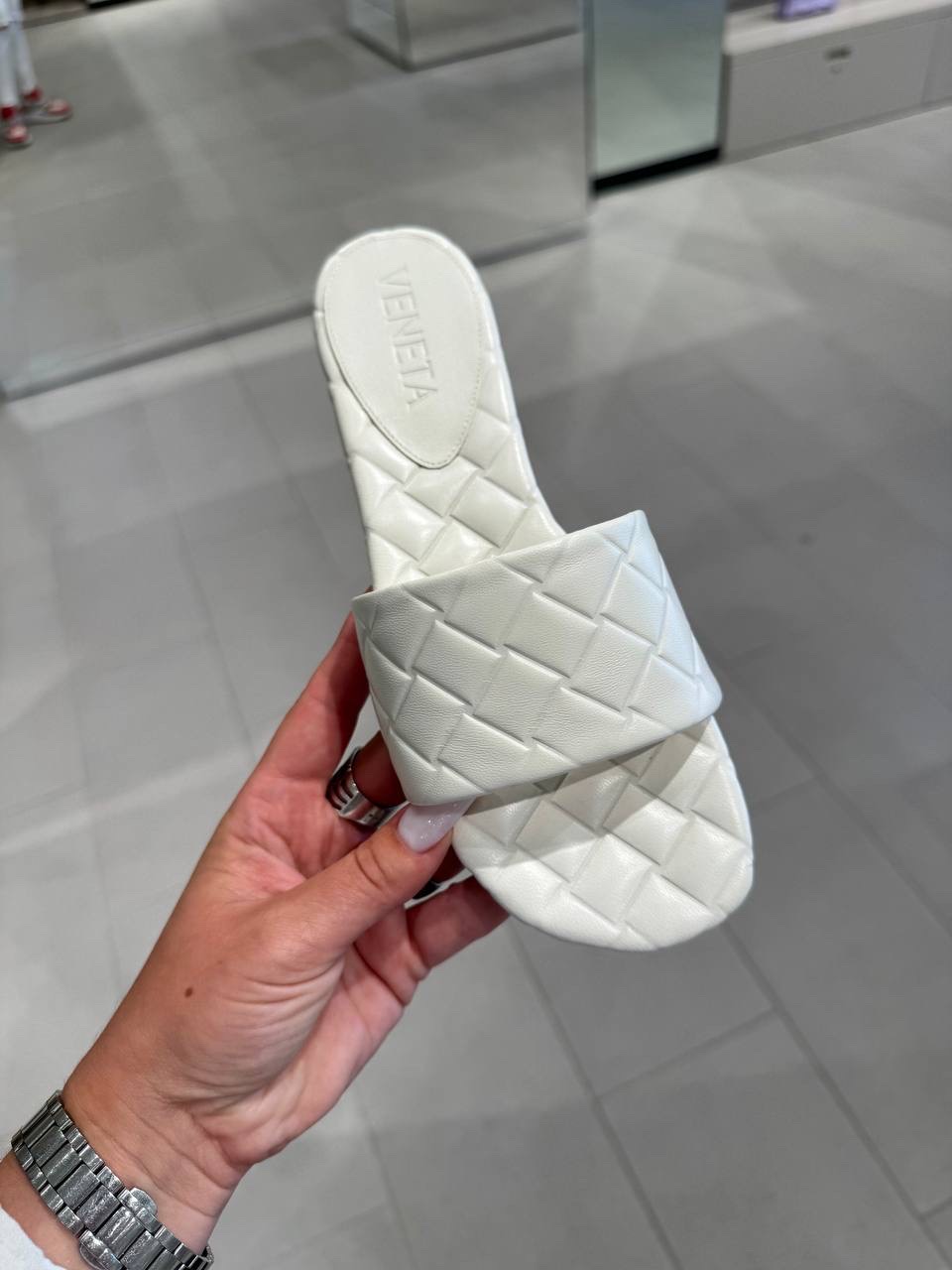 BOTTEGA VENETA Slides side view - Women's luxury Shoes