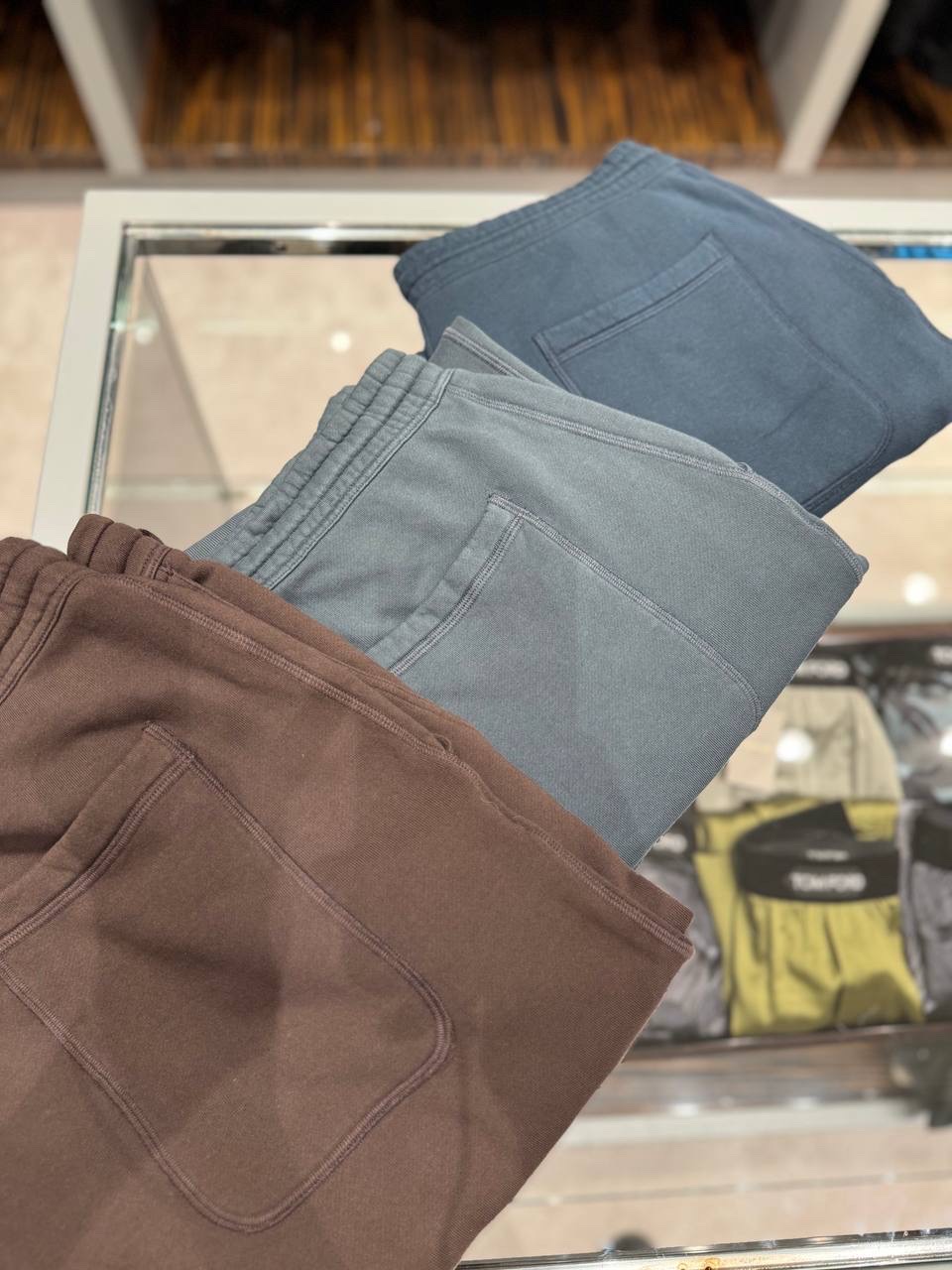 TOM FORD Trousers side view - Men's luxury Clothes