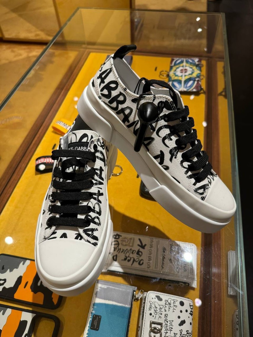 DOLCE & GABBANA Sneakers side view - Men's luxury Shoes