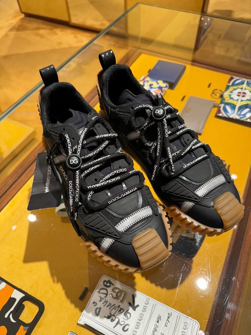 DOLCE & GABBANA Sneakers side view - Men's luxury Shoes