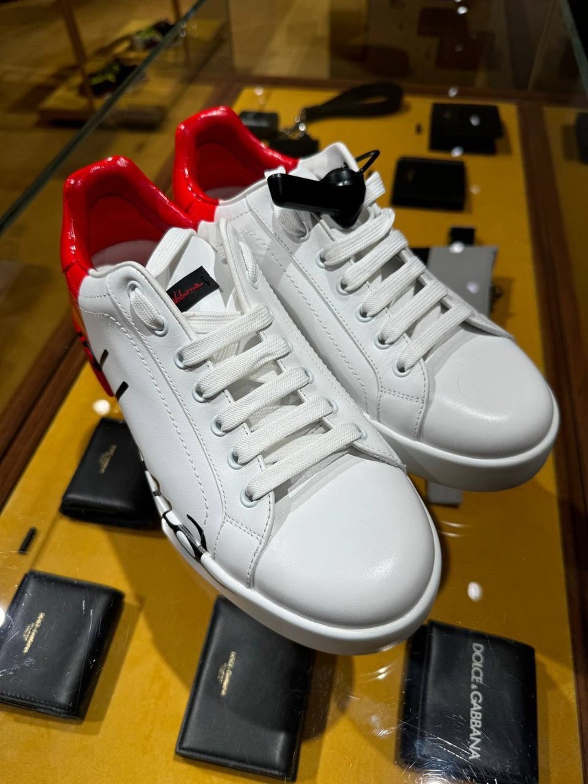 DOLCE & GABBANA Sneakers side view - Men's luxury Shoes