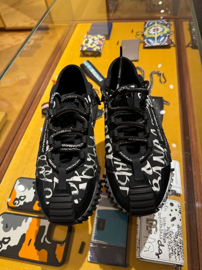 DOLCE & GABBANA Sneakers side view - Men's luxury Shoes