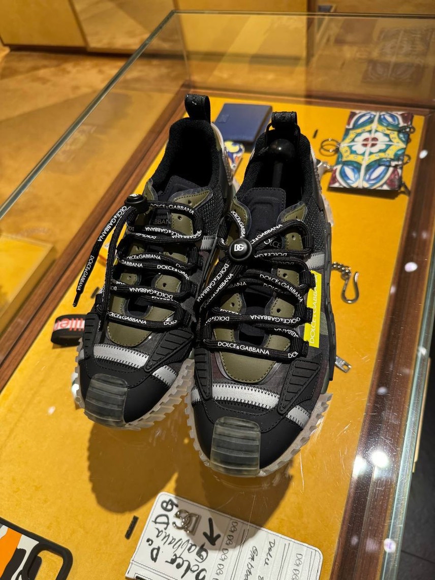 DOLCE & GABBANA Sneakers side view - Men's luxury Shoes