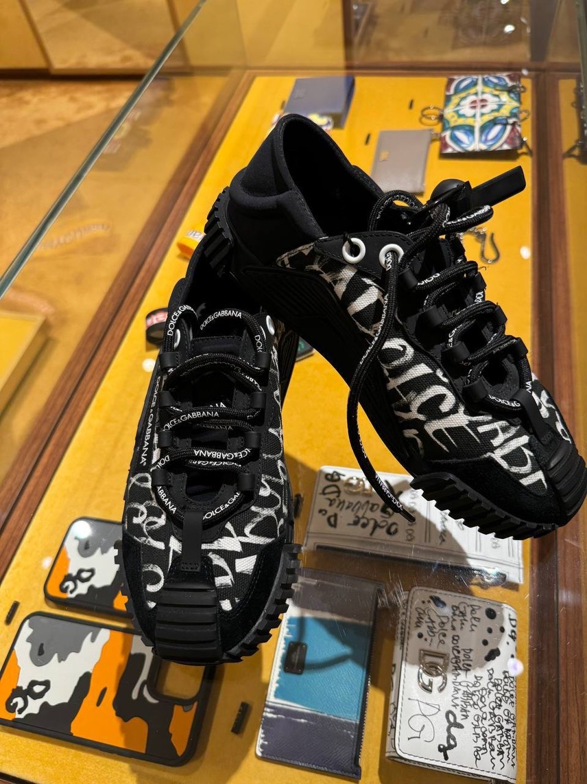 DOLCE & GABBANA Sneakers side view - Men's luxury Shoes