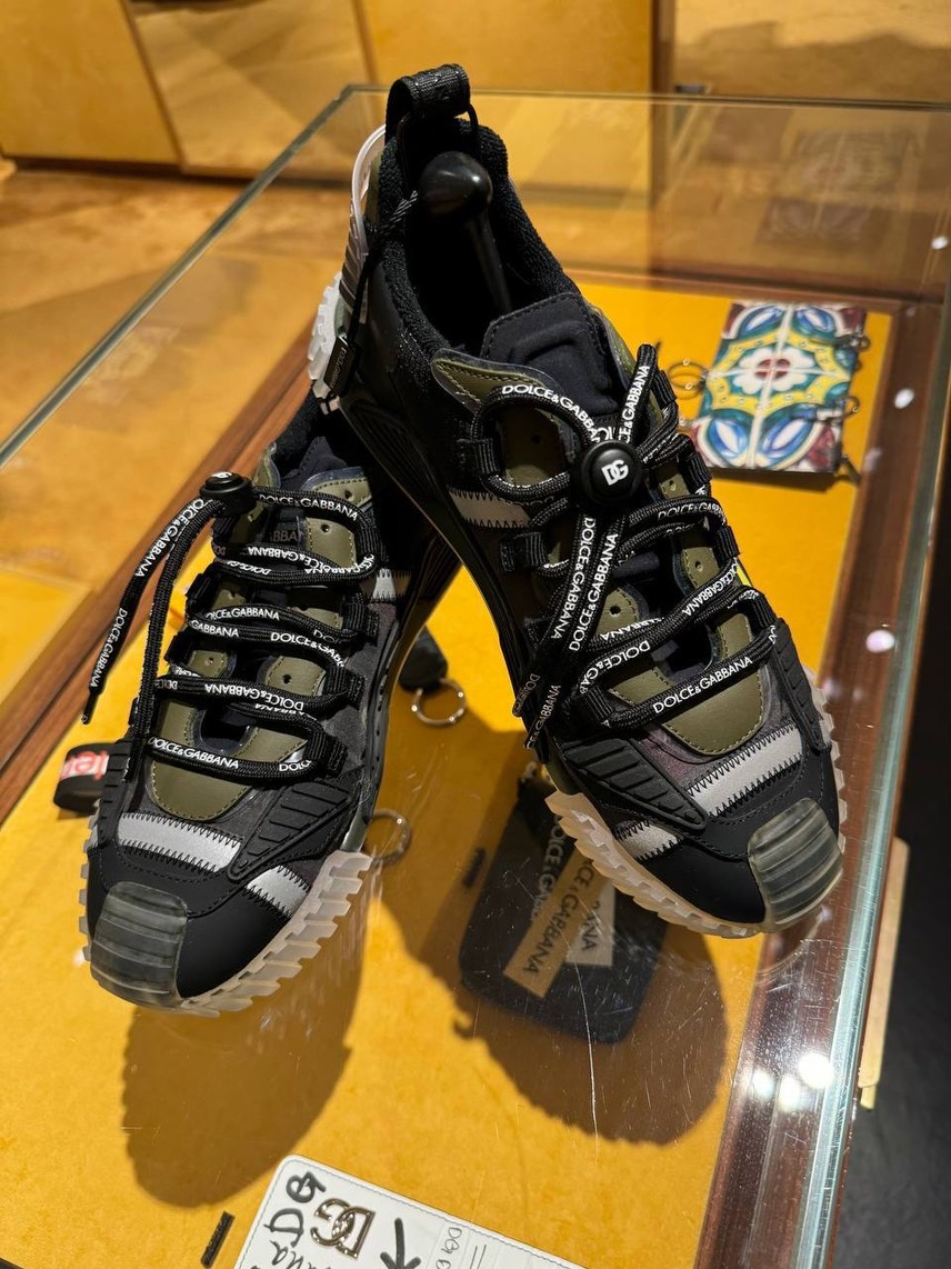 DOLCE & GABBANA Sneakers side view - Men's luxury Shoes