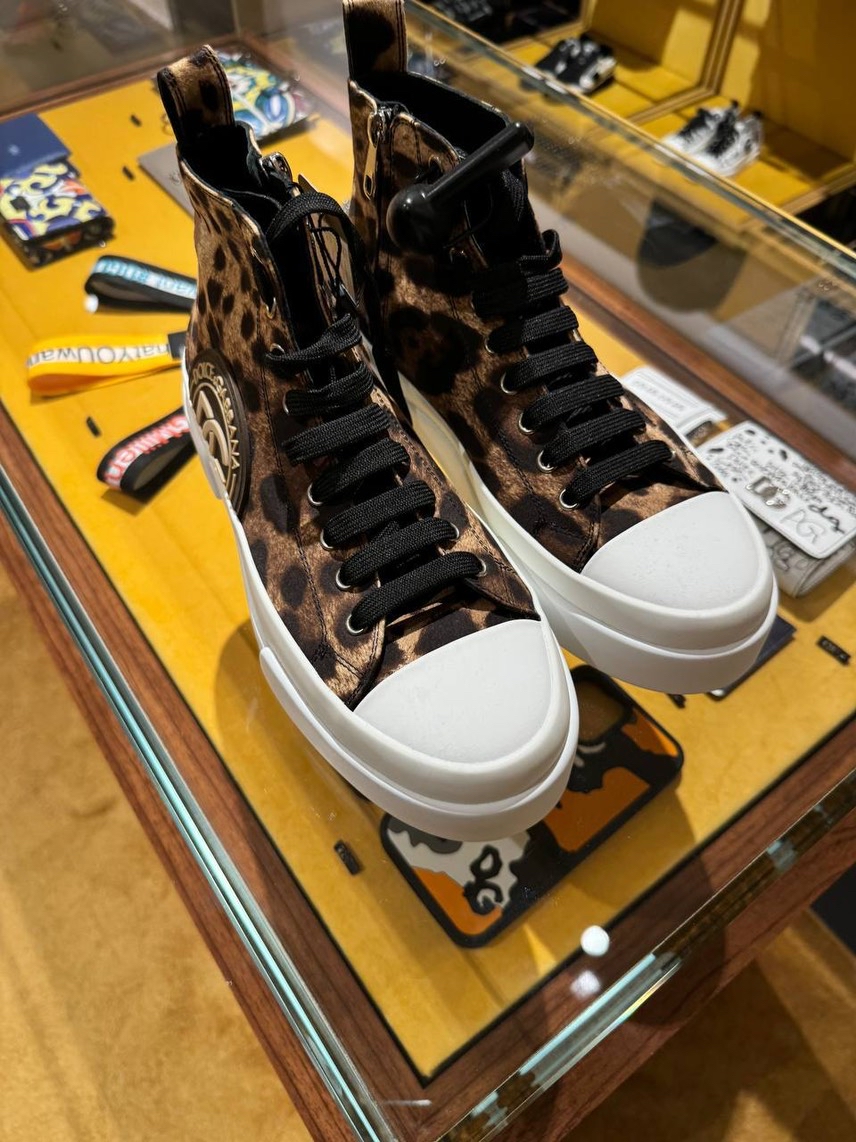 DOLCE & GABBANA Sneakers side view - Men's luxury Shoes