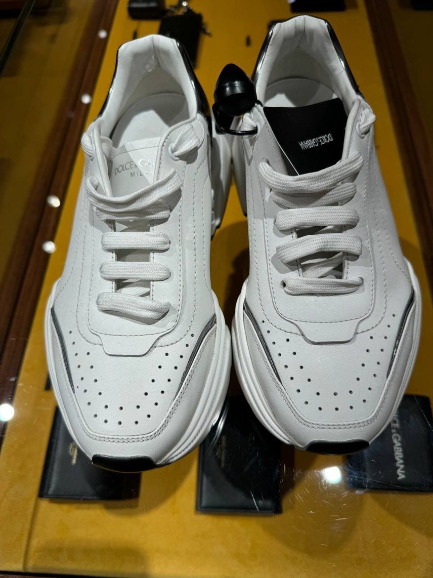 DOLCE & GABBANA Sneakers side view - Men's luxury Shoes