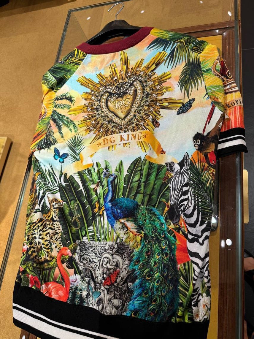 DOLCE & GABBANA T-shirt and Polo side view - Men's luxury Clothes