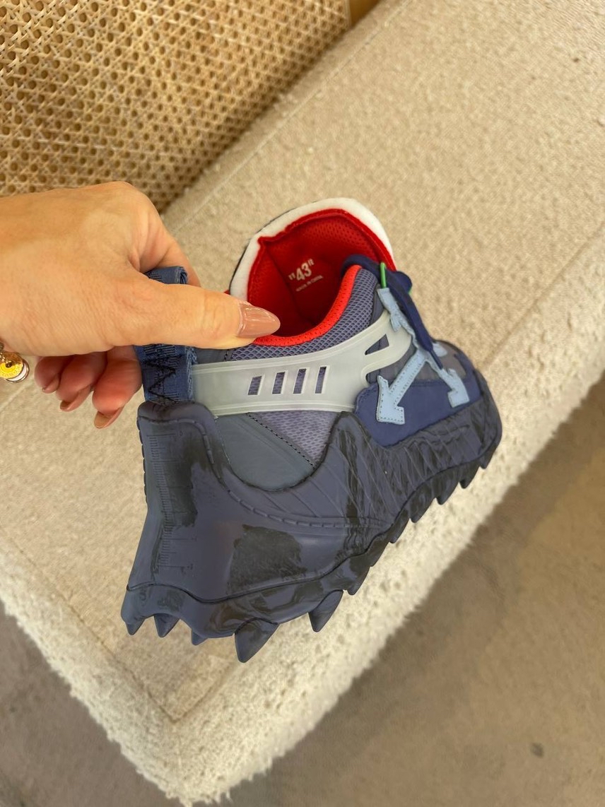 OFF-WHITE Sneakers side view - Women's luxury Shoes