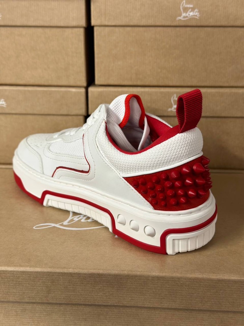 CHRISTIAN LOUBOUTIN Sneakers side view - Women's luxury Shoes