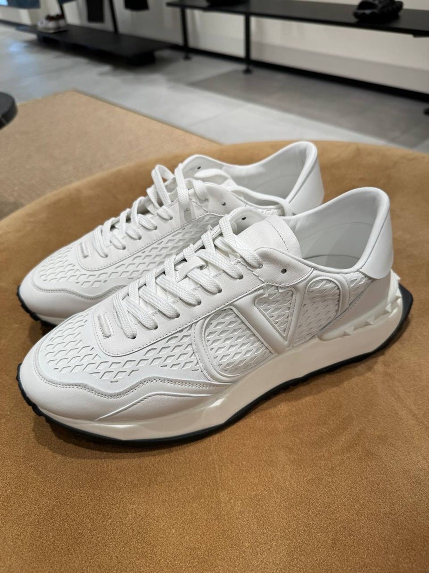VALENTINO GARAVANI Sneakers side view - Men's luxury Shoes