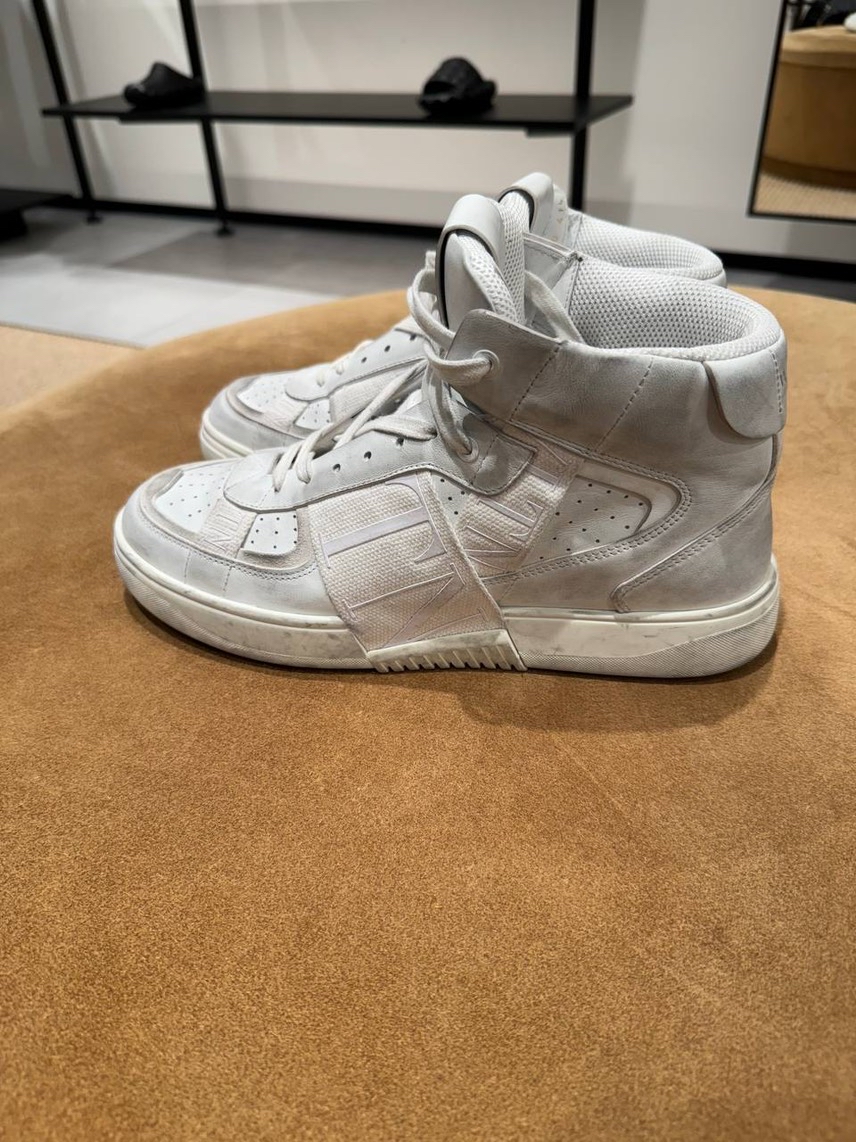 VALENTINO GARAVANI Sneakers side view - Men's luxury Shoes