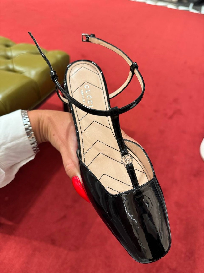 GUCCI Sandals side view - Women's luxury Shoes