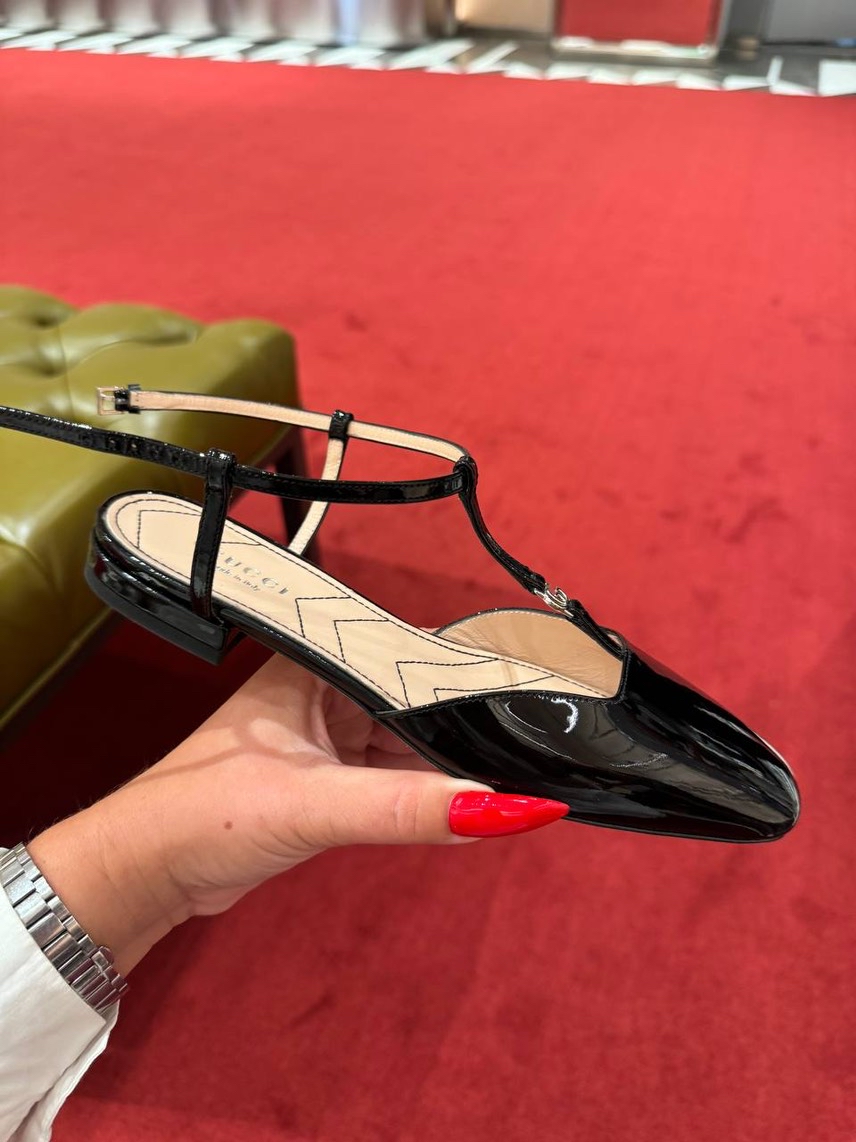 GUCCI Sandals front view - Women's luxury Shoes