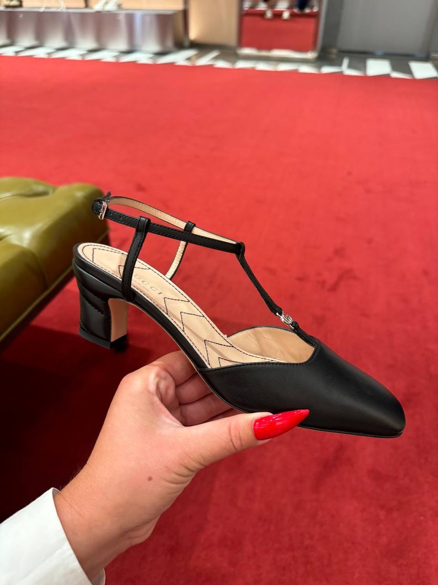 GUCCI Sandals front view - Women's luxury Shoes