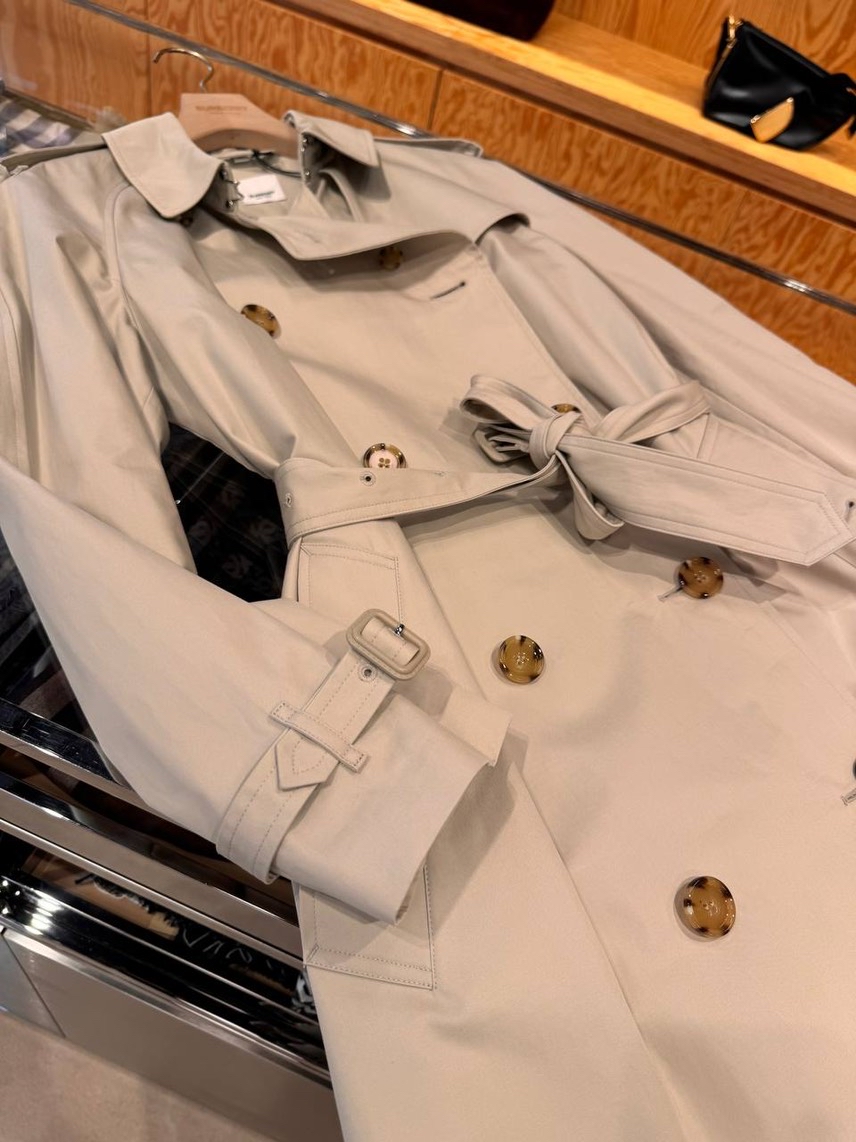 BURBERRY Coats side view - Women's luxury Clothes