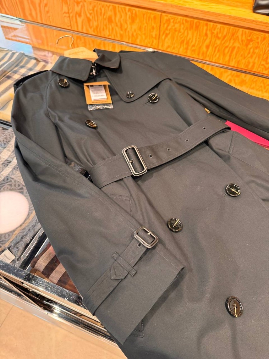 BURBERRY Coats side view - Women's luxury Clothes