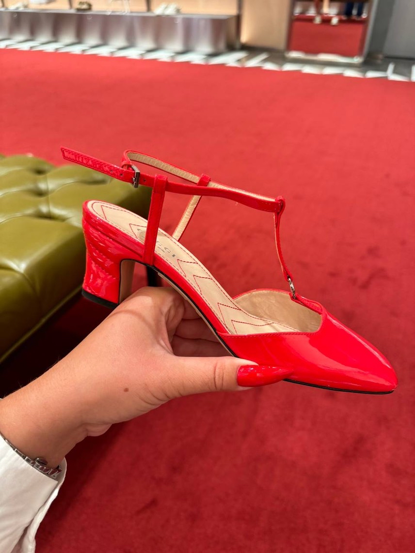 GUCCI Sandals front view - Women's luxury Shoes