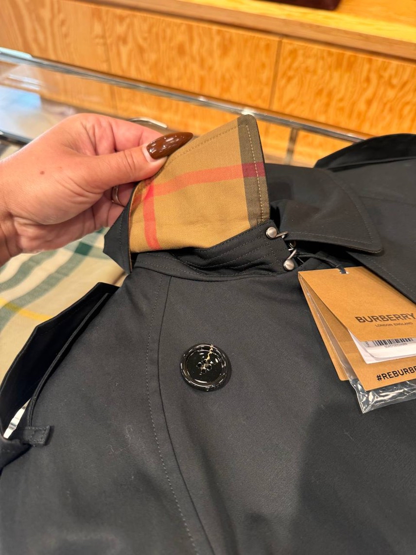 BURBERRY Coats side view - Women's luxury Clothes