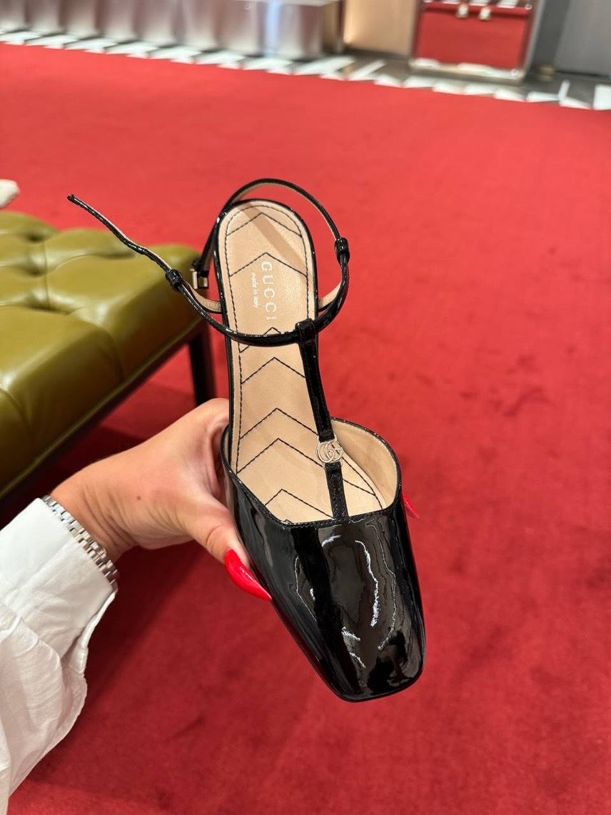 GUCCI Sandals side view - Women's luxury Shoes