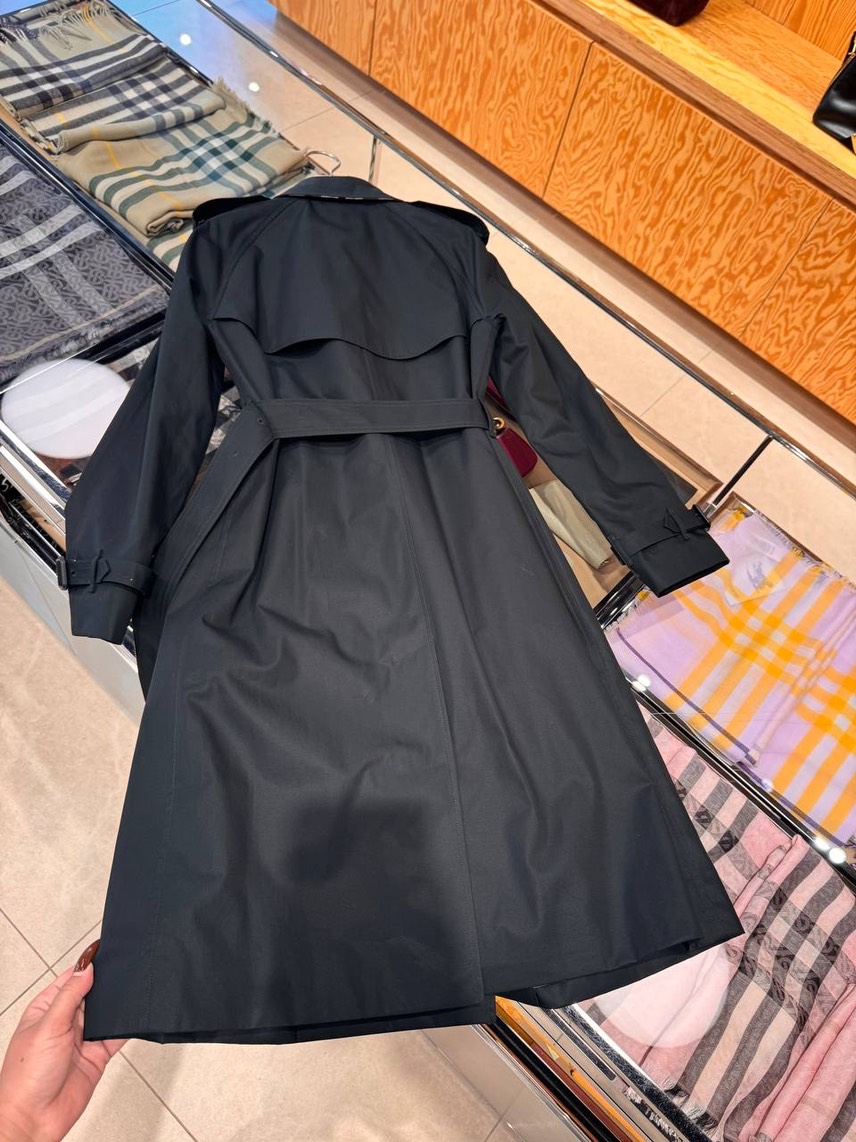 BURBERRY Coats side view - Women's luxury Clothes