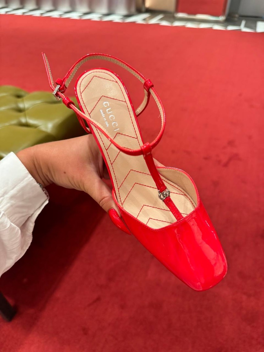 GUCCI Sandals side view - Women's luxury Shoes