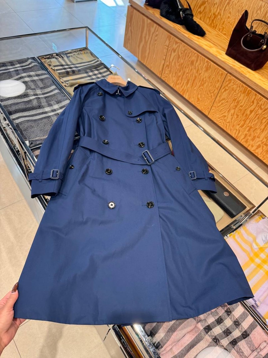 BURBERRY Coats side view - Women's luxury Clothes
