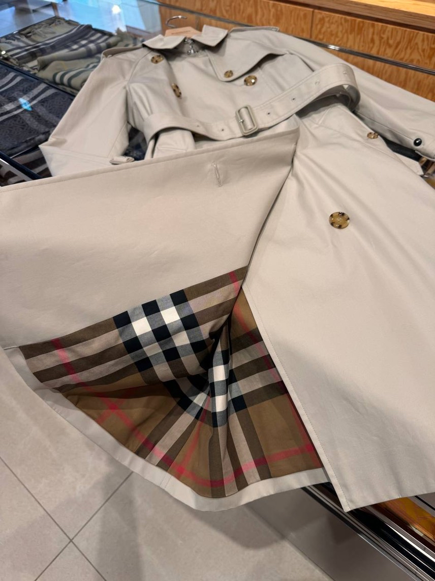 BURBERRY Coats side view - Women's luxury Clothes