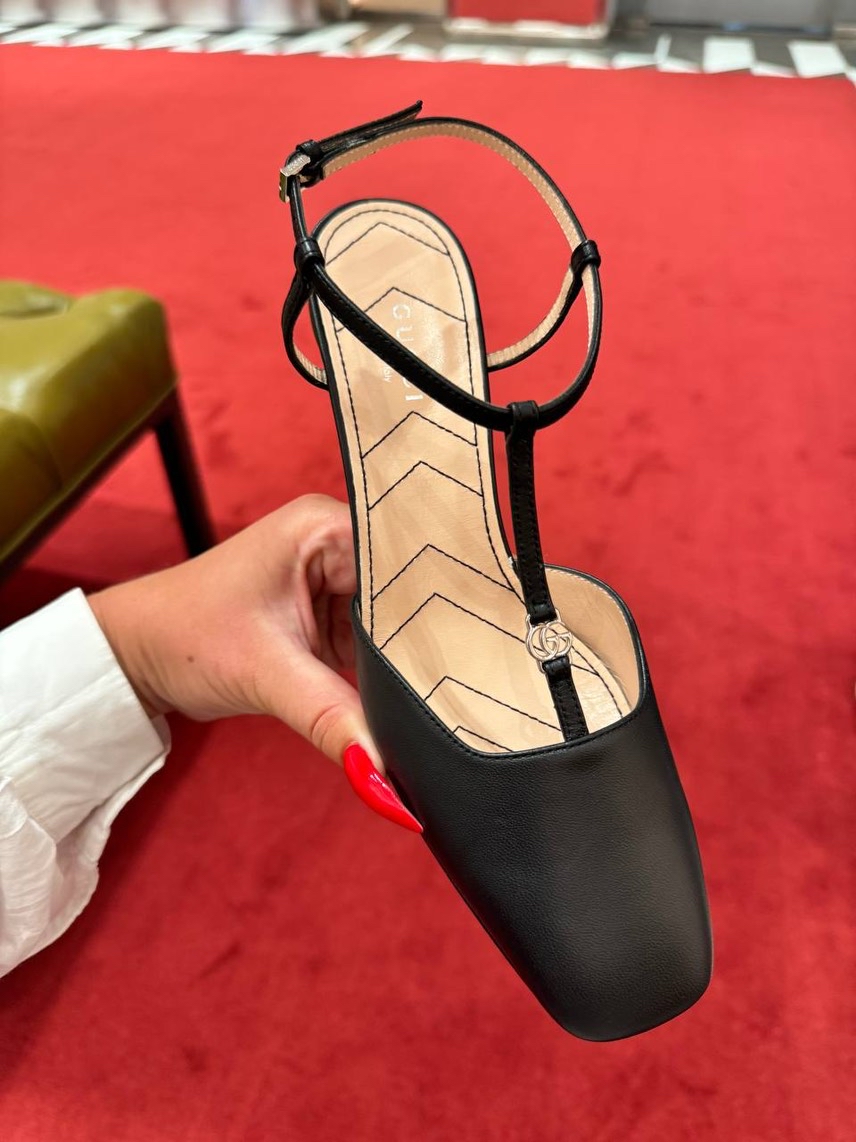 GUCCI Sandals side view - Women's luxury Shoes
