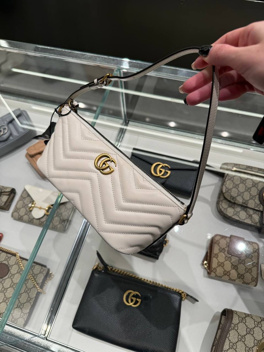 GUCCI Shoulder bags front view - Women's luxury Bags