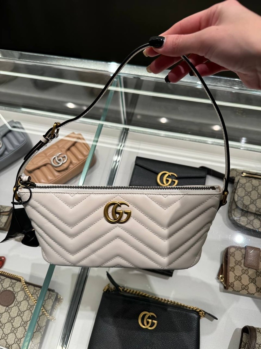GUCCI Shoulder bags side view - Women's luxury Bags