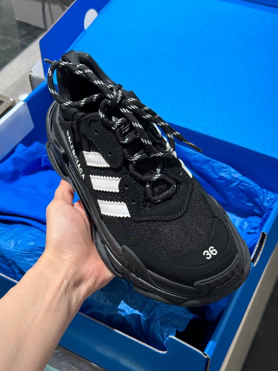 BALENCIAGA Sneakers side view - Women's luxury Shoes